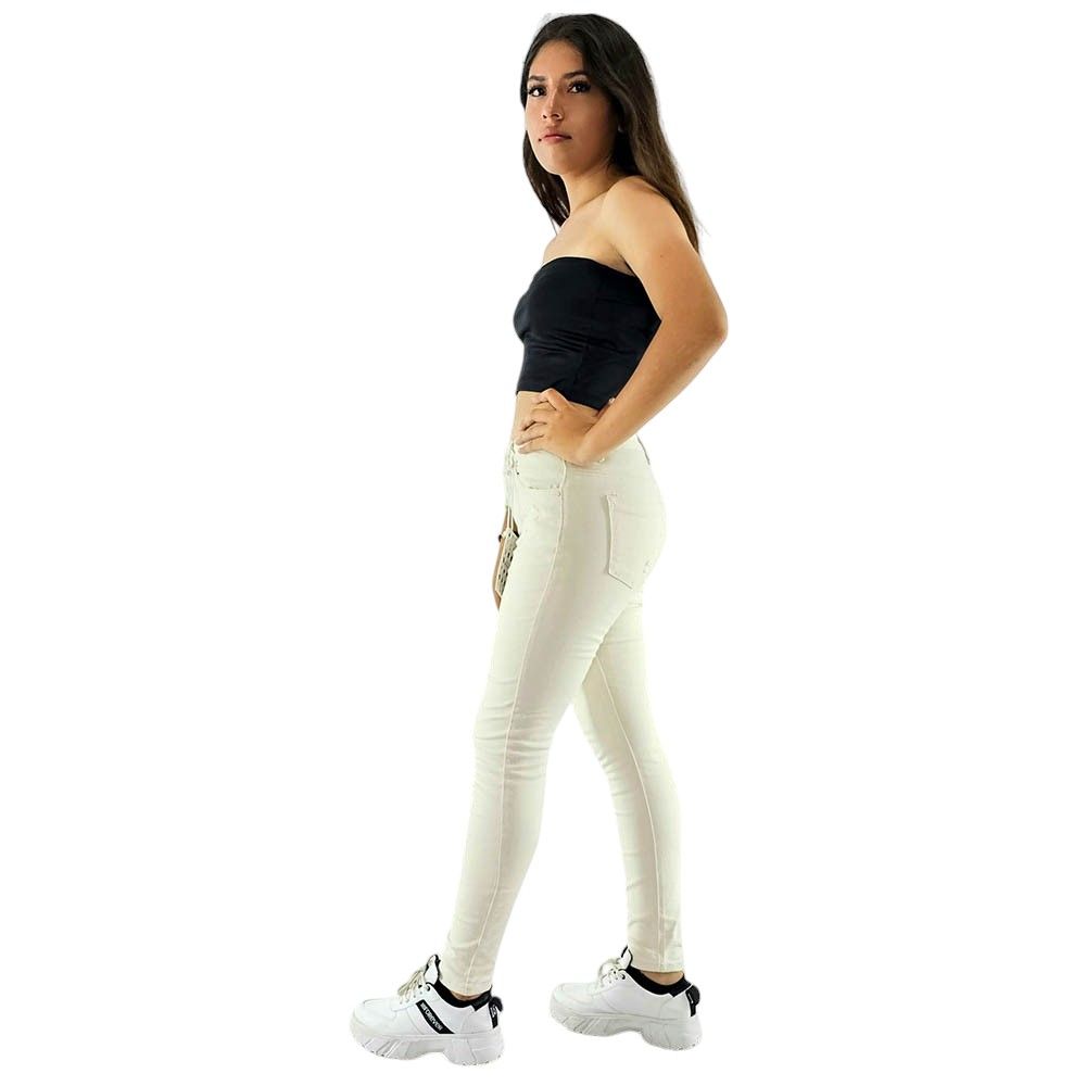 Pantalón recto ajustado con cinturón que define tu silueta con elegancia casual