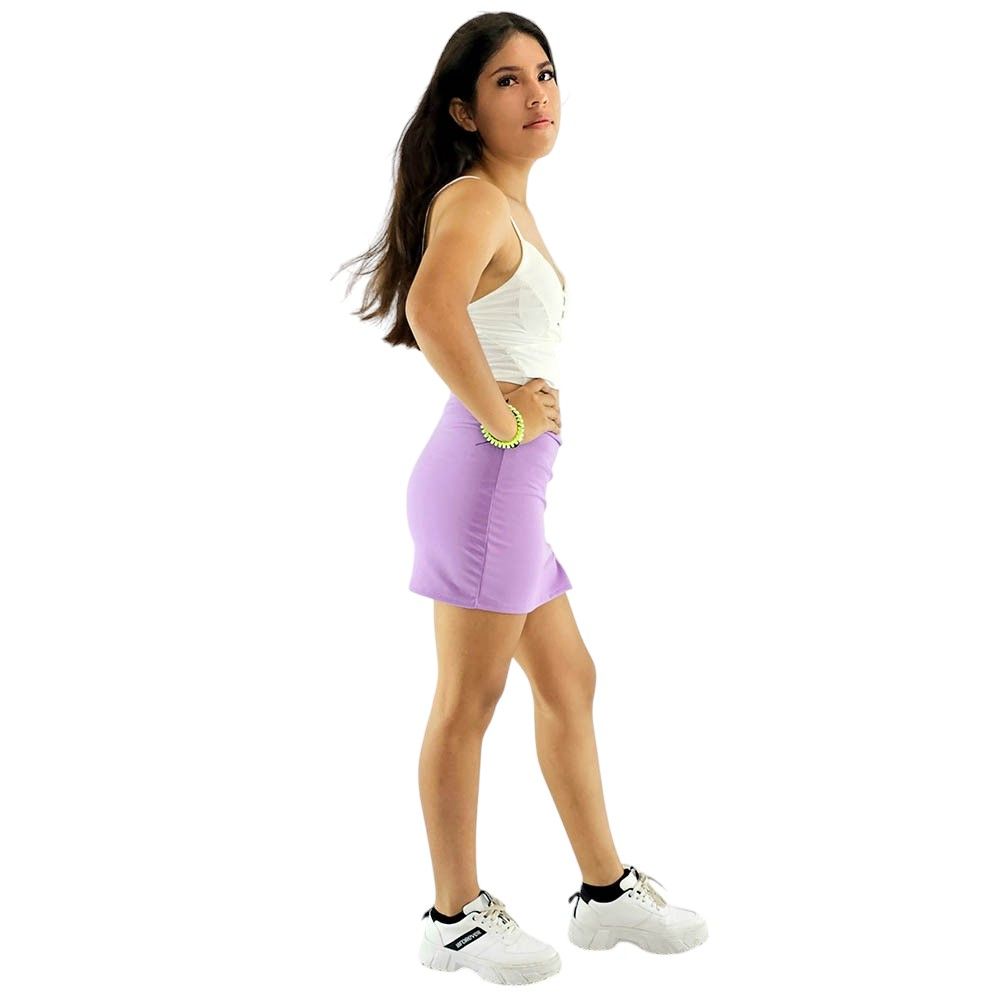 Minifalda con abertura lateral que resalta tu estilo con frescura juvenil