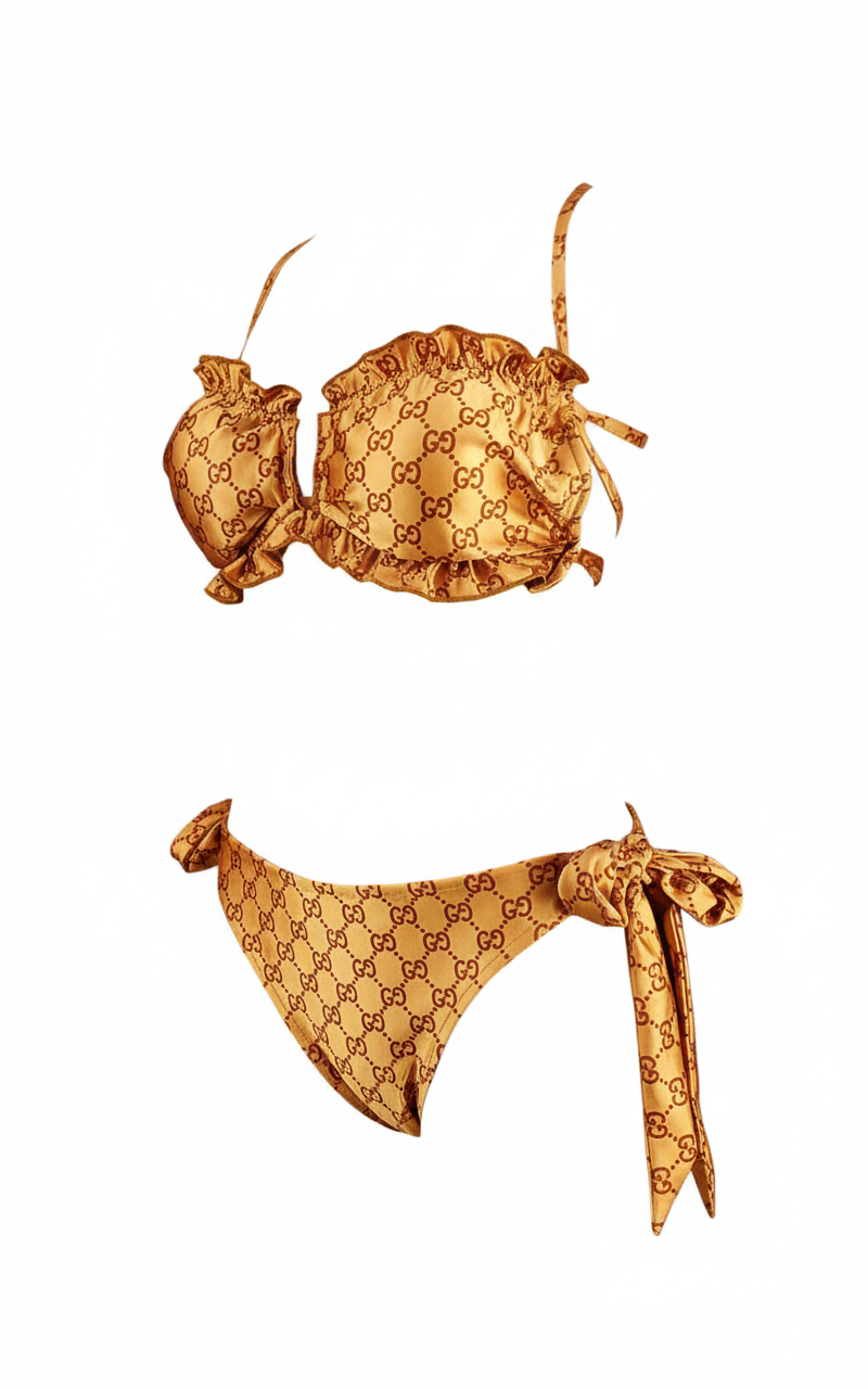 Bikini de dos piezas con top corrido y tiras cruzadas que abraza tus curvas con actitud y estilo