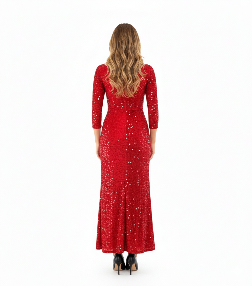 Vestido largo de lentejuelas con escote corazón y abertura que roba miradas