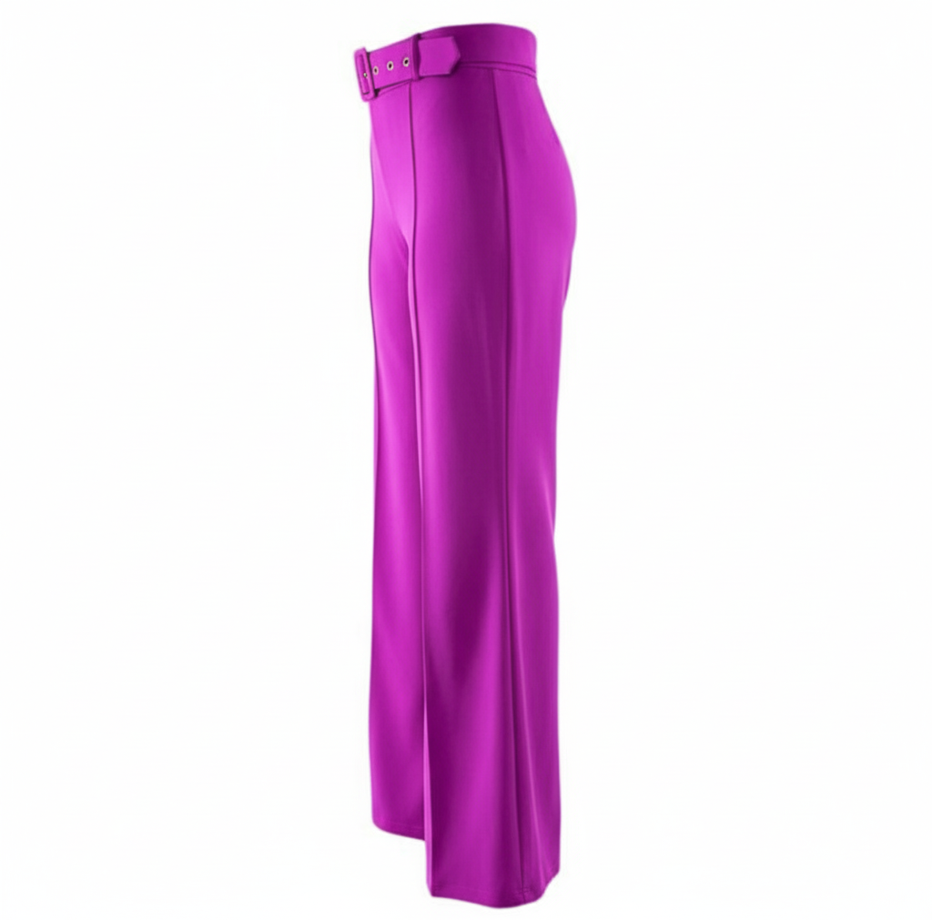 Pantalón acampanado con cinturón que estiliza y realza tu presencia