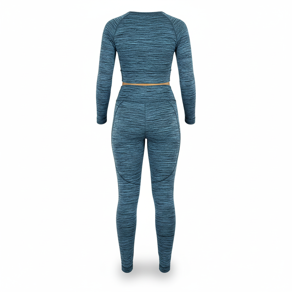 Conjunto deportivo con grecas que realza y estiliza en movimiento