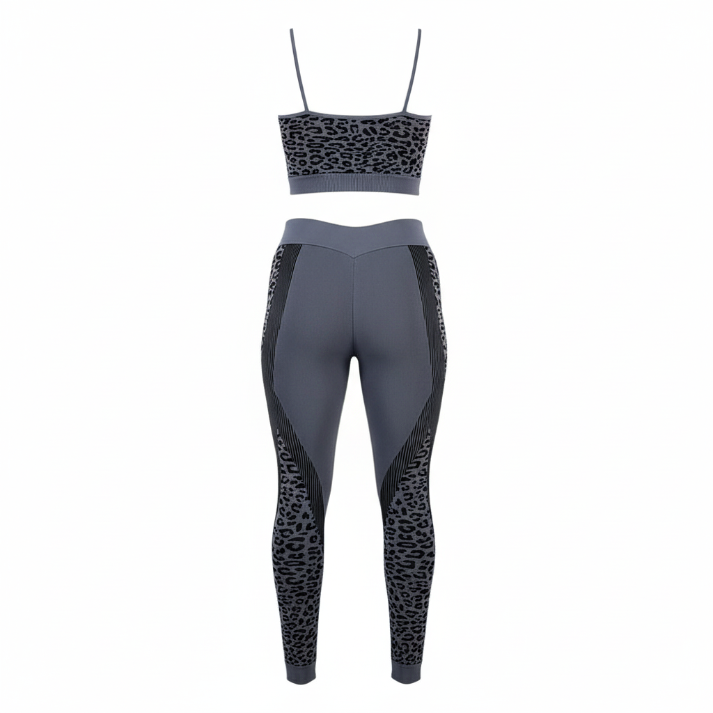 Conjunto deportivo moldeador con estampado felino que potencia tu energía