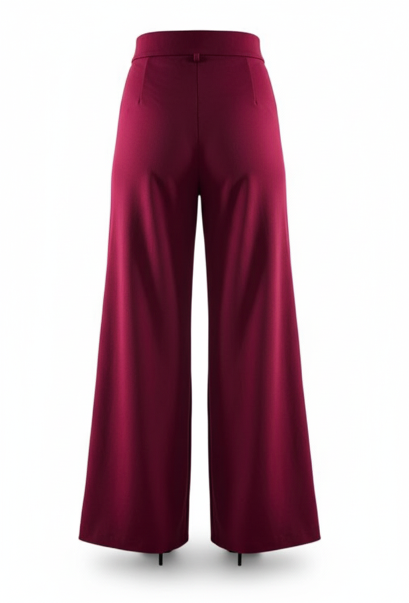 Pantalón acampanado con cinturón que estiliza y realza tu presencia