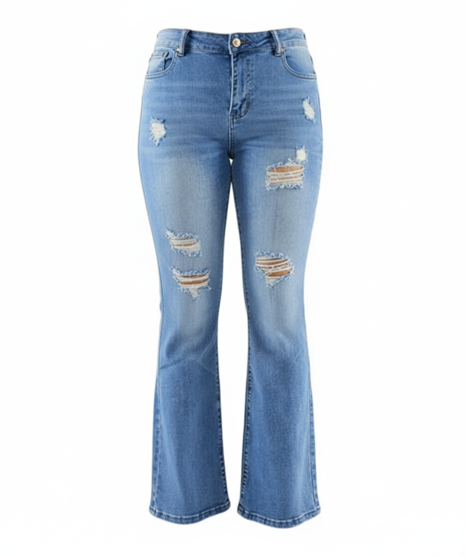 Pantalón recto de mezclilla rasgado que estiliza con actitud relajada