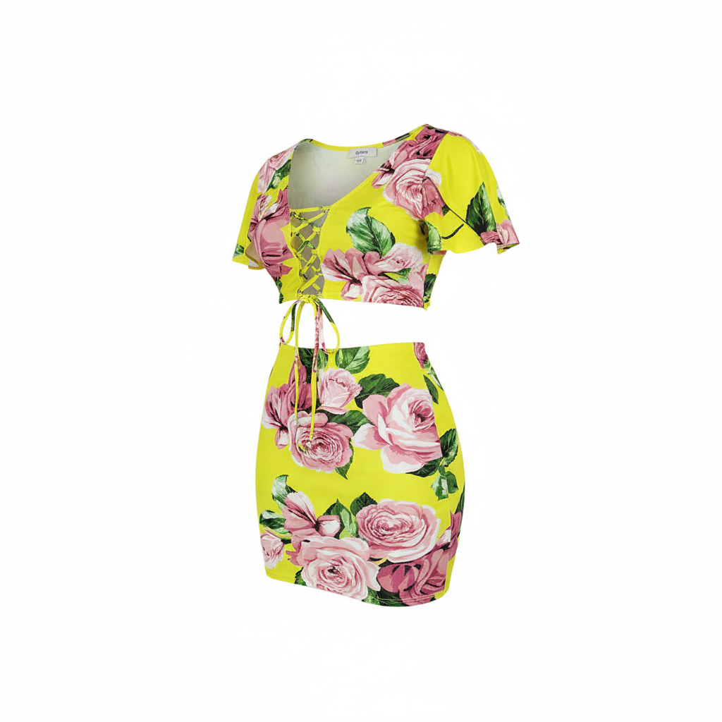 Conjunto floral con minifalda y top ajustable para vibrar con alegría femenina