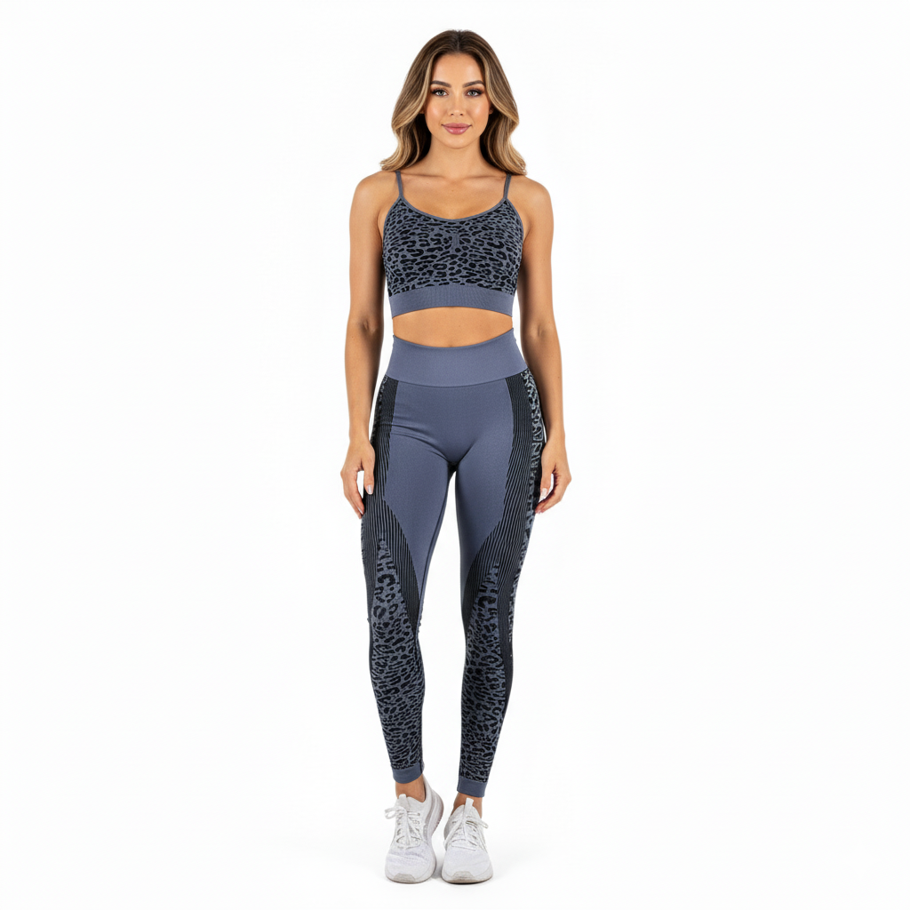 Conjunto deportivo moldeador con estampado felino que potencia tu energía