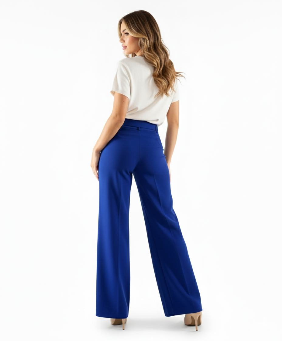 Pantalón acampanado con cinturón que estiliza y realza tu presencia