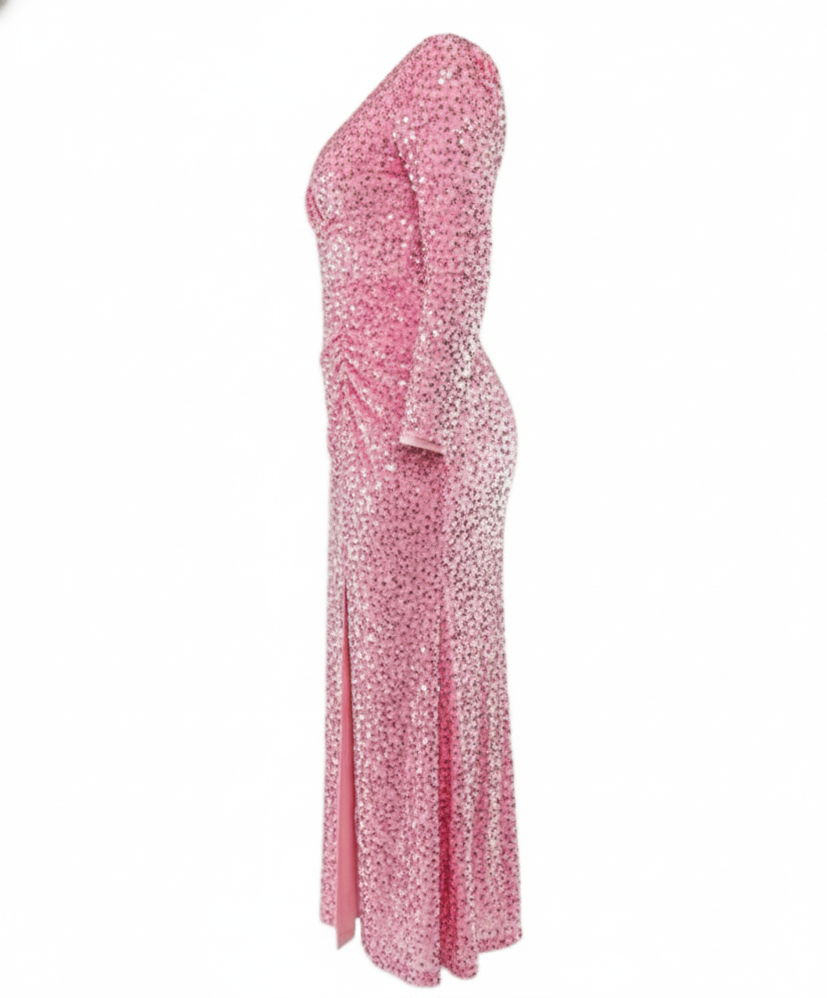 Vestido largo de lentejuelas con escote corazón y abertura que roba miradas