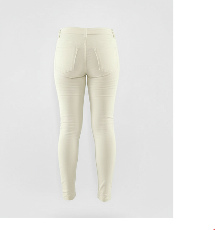 Pantalón recto ajustado con cinturón que define tu silueta con elegancia casual