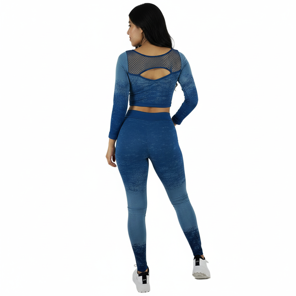 Conjunto deportivo que estiliza con firmeza y dinamismo