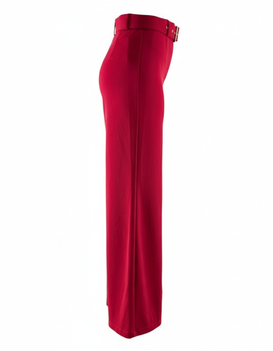 Pantalón acampanado con cinturón que estiliza y realza tu presencia