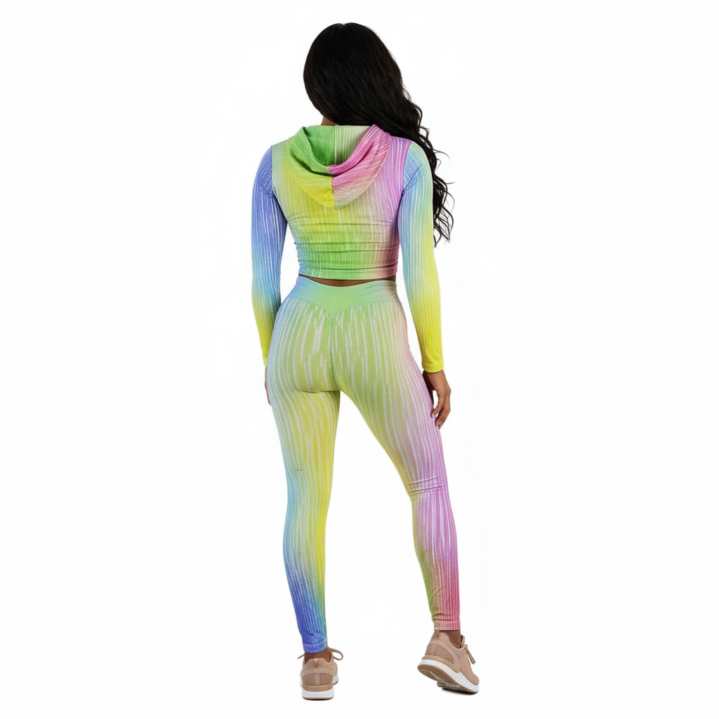Conjunto deportivo con gorra y cintas que proyecta energía y estilo