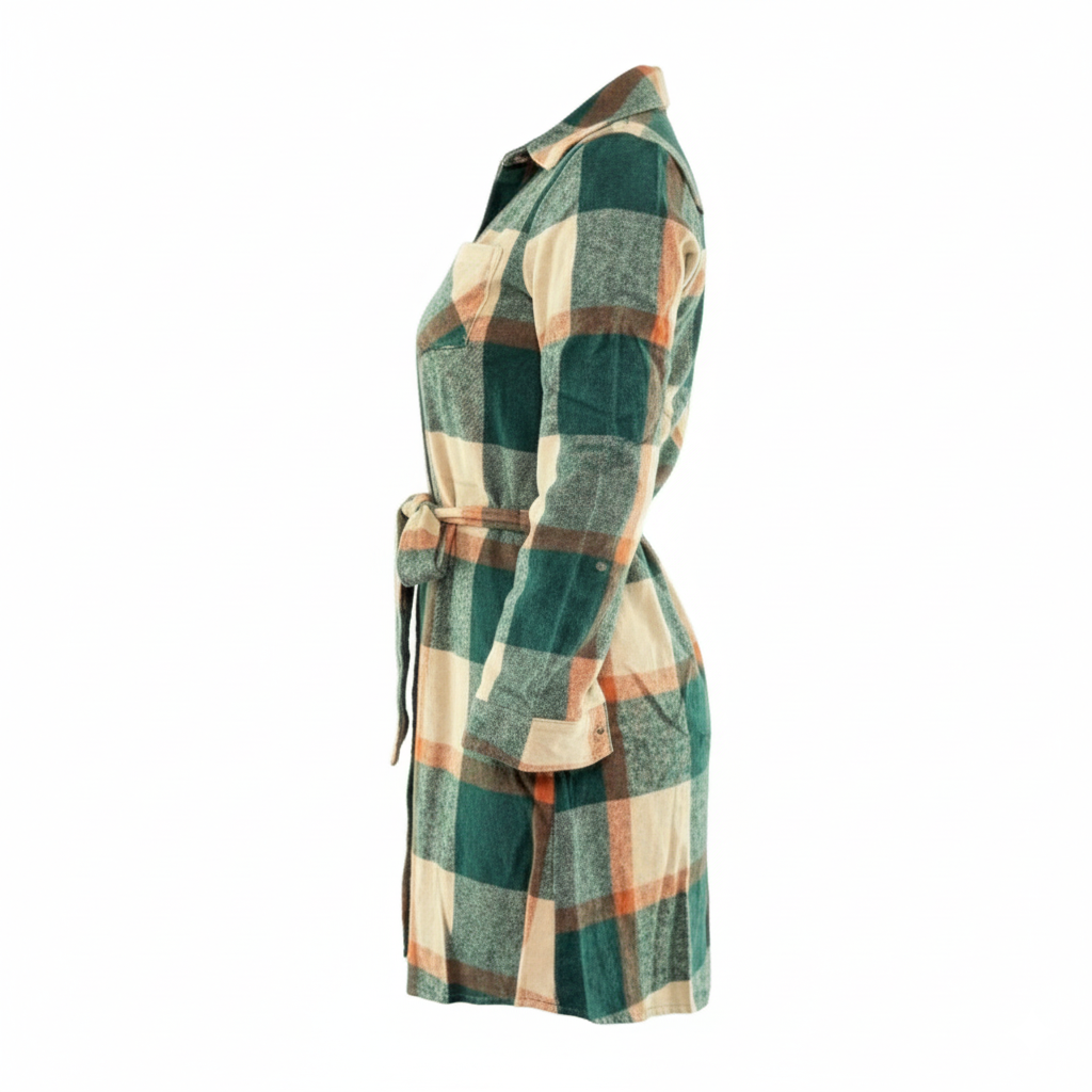 Vestido corto camisero de franela que transmite autenticidad relajada