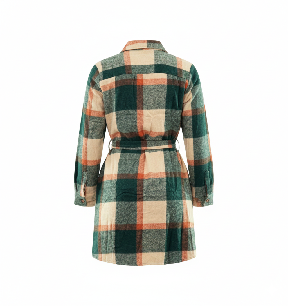 Vestido corto camisero de franela que transmite autenticidad relajada