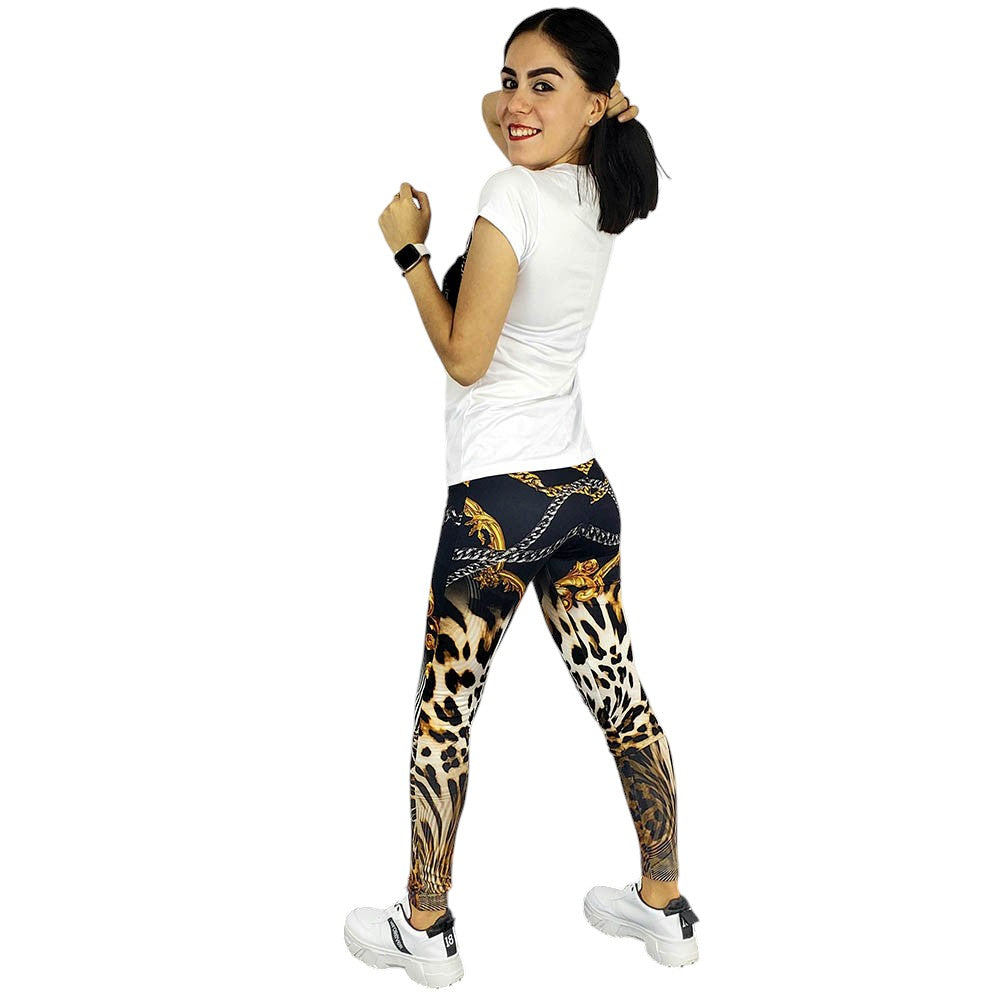 Conjunto estampado con animal print para destacar con confianza casual