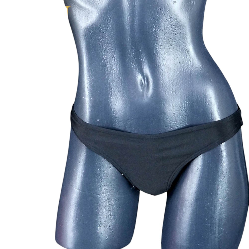 Tanga lisa tipo panty que realza tu figura con sensualidad sutil