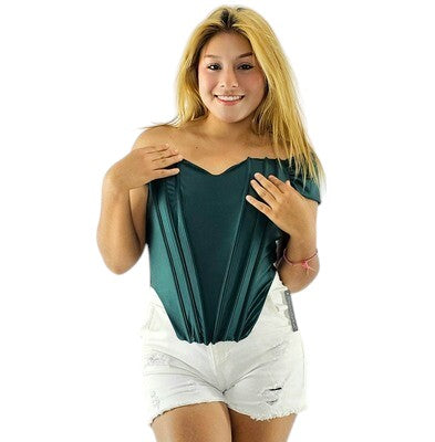 Top tipo corset satinado que estiliza con elegancia y estructura suave
