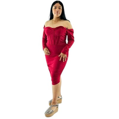 Vestido corte Chanel que moldea tu silueta con elegancia atrevida