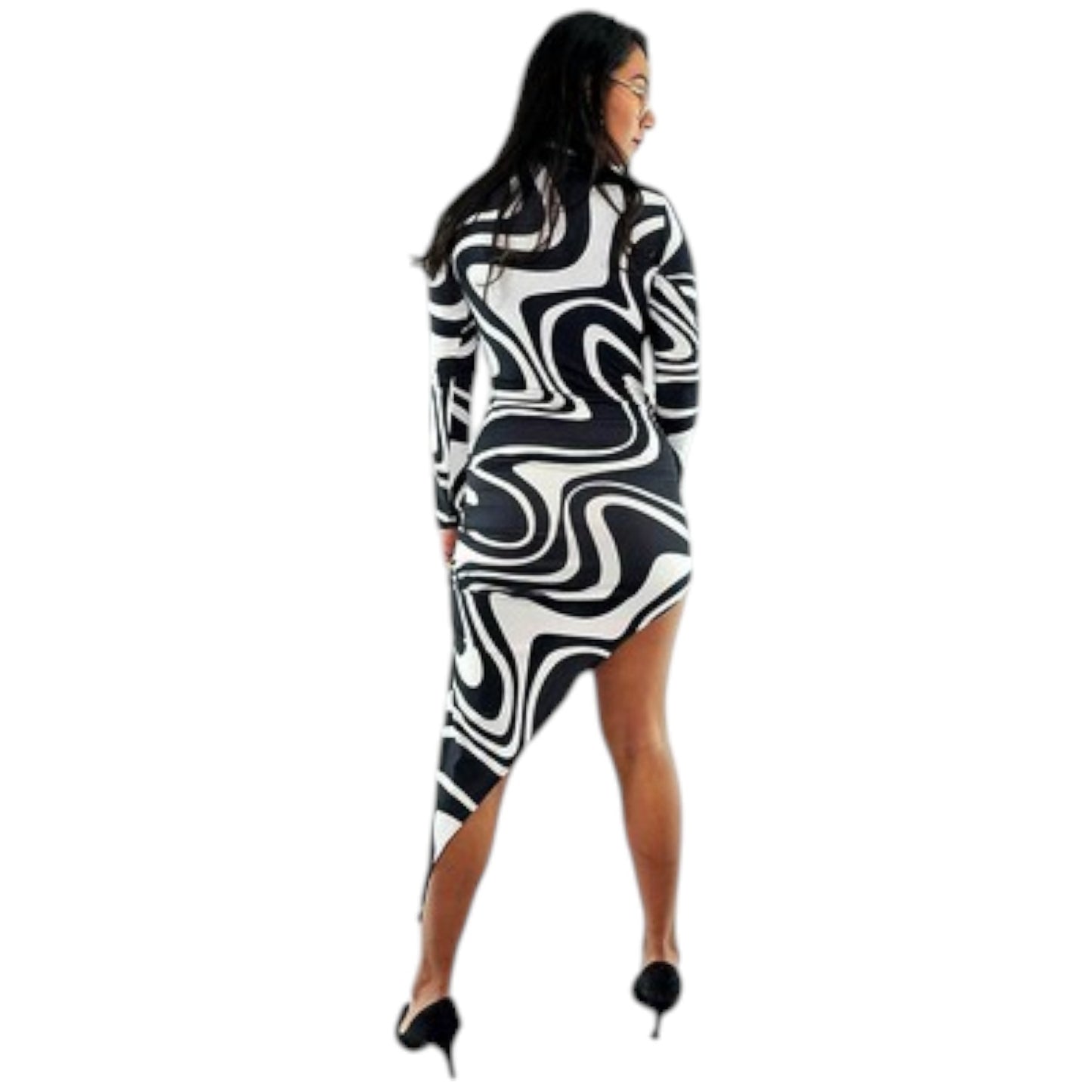 Vestido largo asimétrico con estampado de ondas que estiliza con movimiento