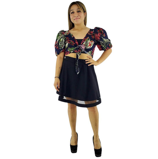 Conjunto de falda y blusa que equilibra frescura y silueta