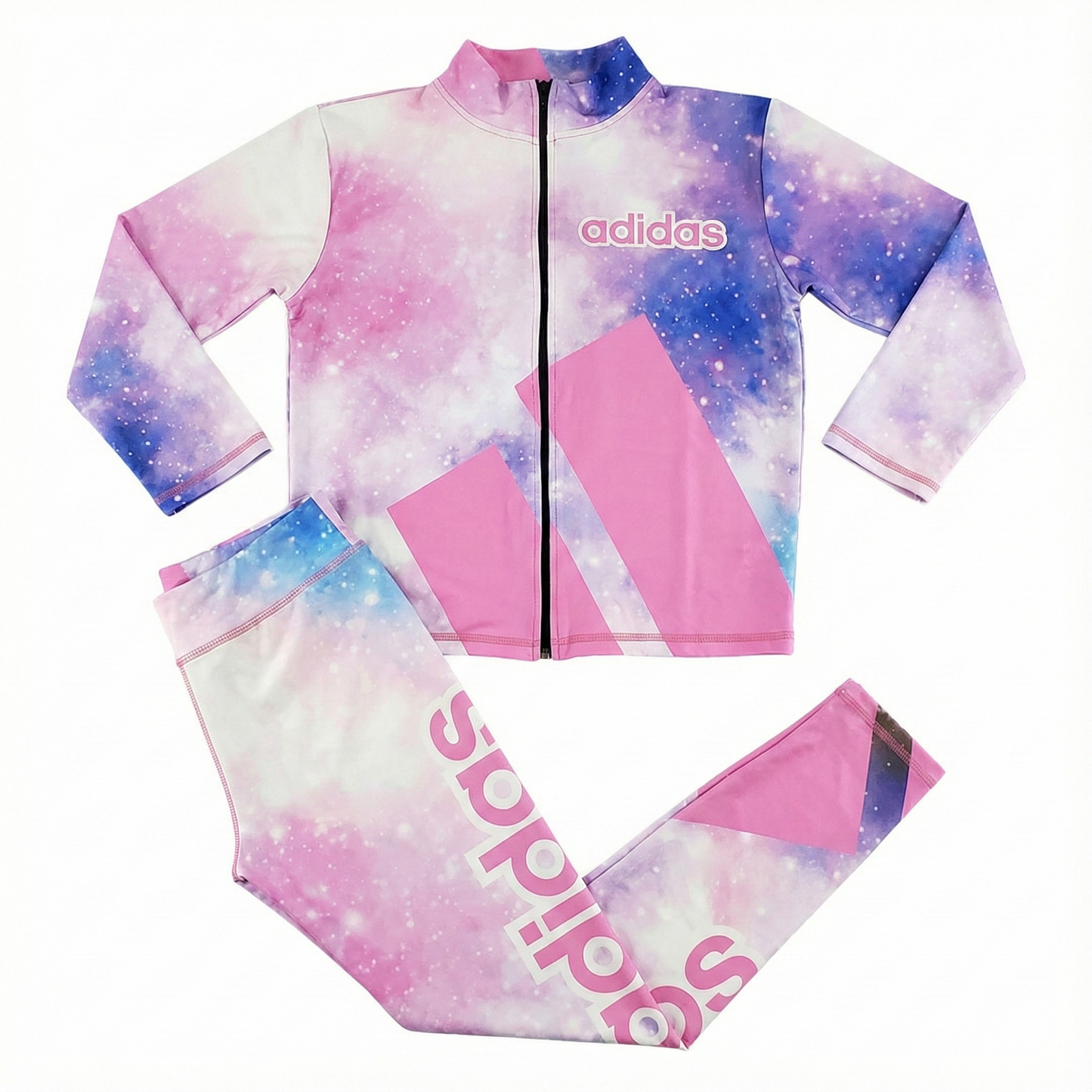 Conjunto deportivo curvy con cierre y estampado galáctico que resalta tu energía