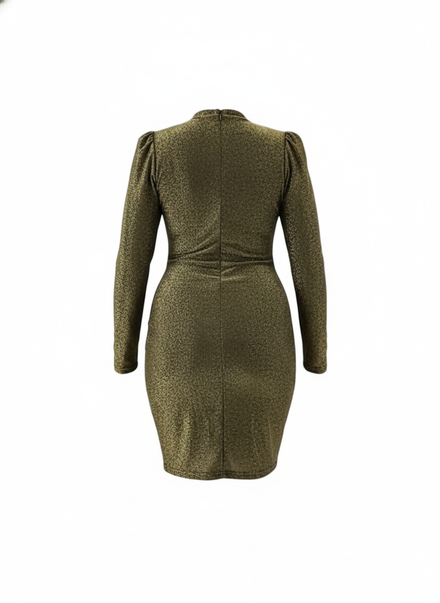 Vestido corto con cintilla en cuello que estiliza con sofisticación sutil