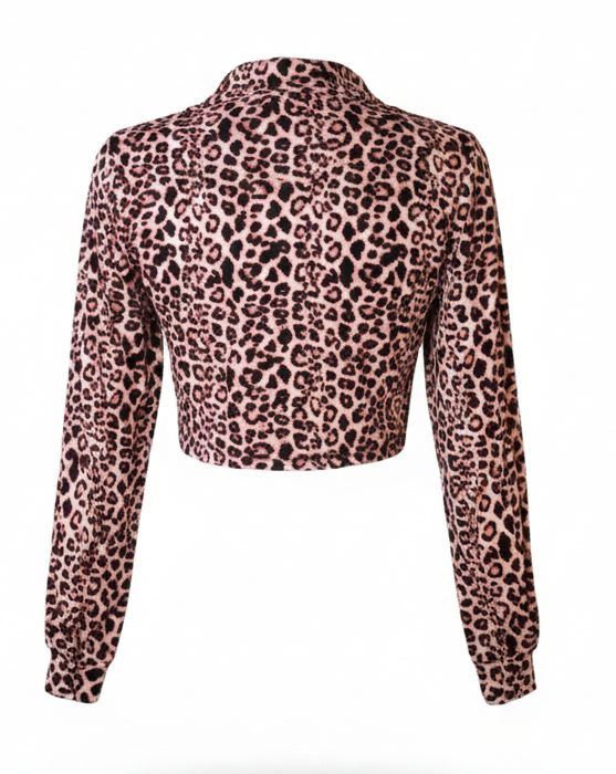 Crop top animal print cruzado que define tu cintura con audacia salvaje
