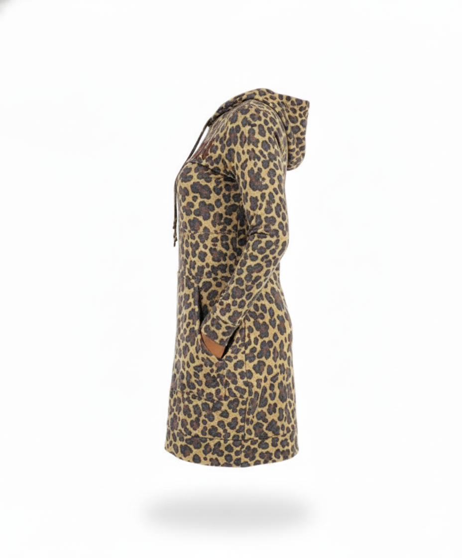 Minivestido con gorro y estampado felino que enmarca tu actitud salvaje