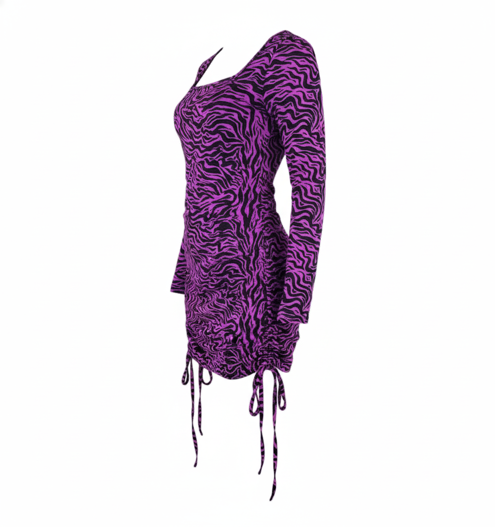 Minivestido fruncido con estampado que roba miradas con cada paso