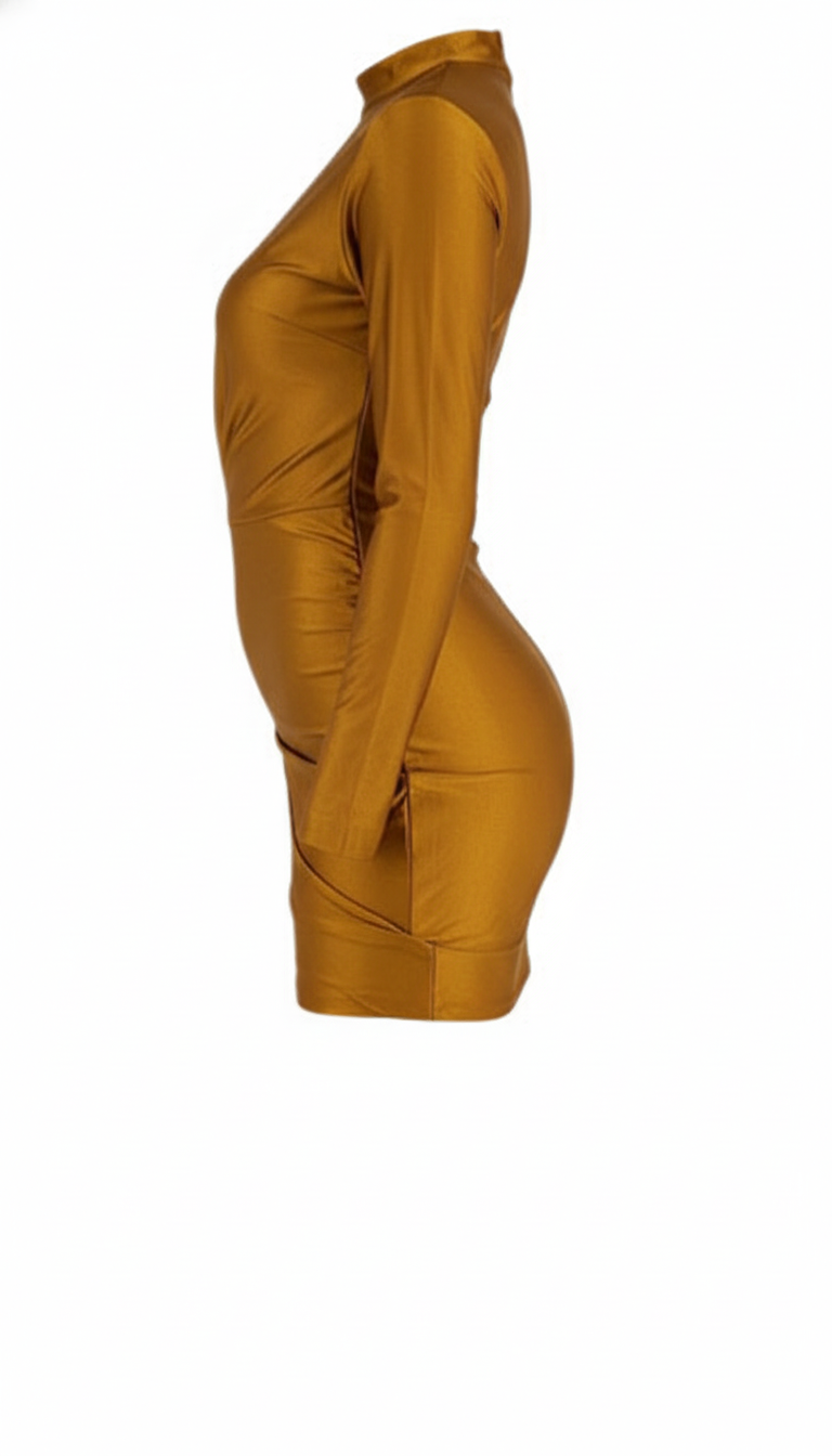 Minivestido satinado que acentúa tu silueta con elegancia audaz