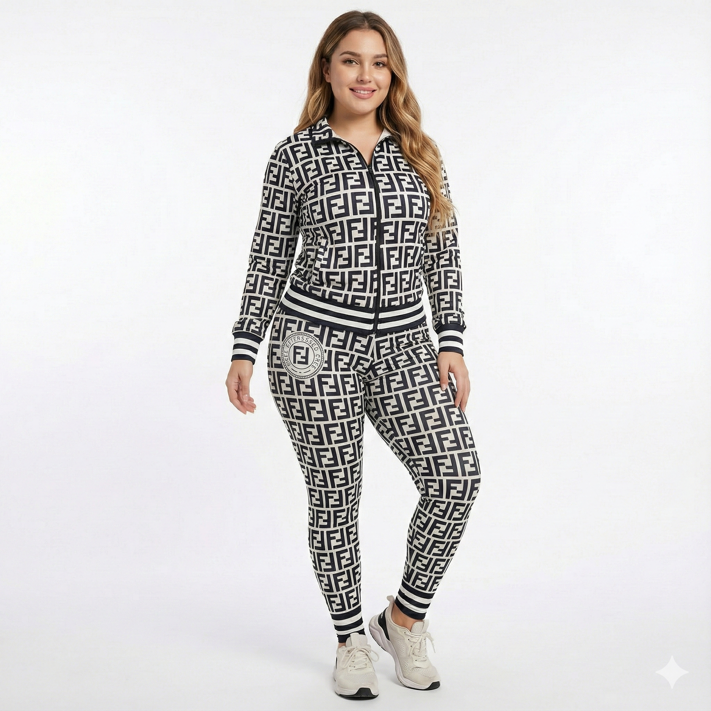 Conjunto deportivo curvy con cierre y estampado que impone estilo