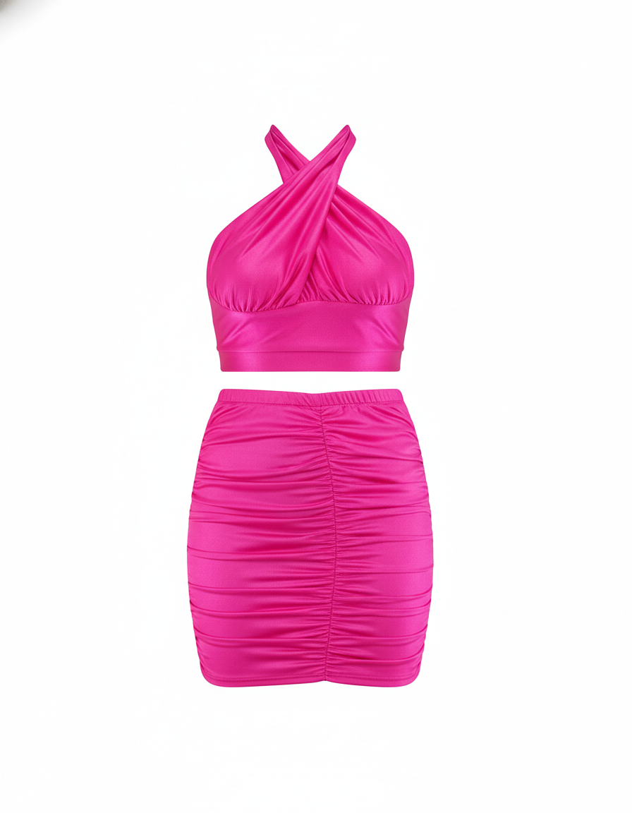 Conjunto falda corta y top cruzado que realza tu silueta con frescura moderna