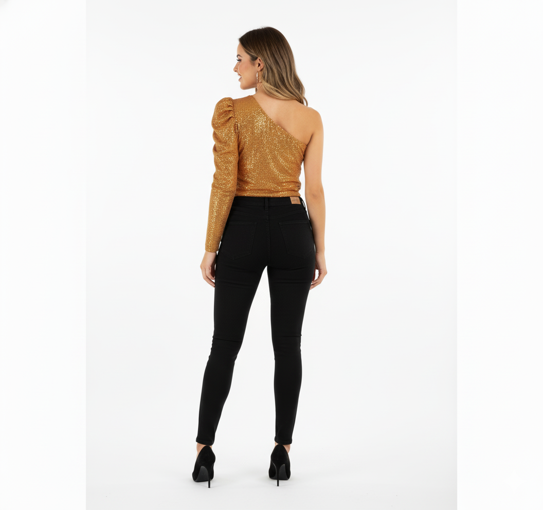 Blusa asimétrica de impacto que define tu figura con glamour brillante