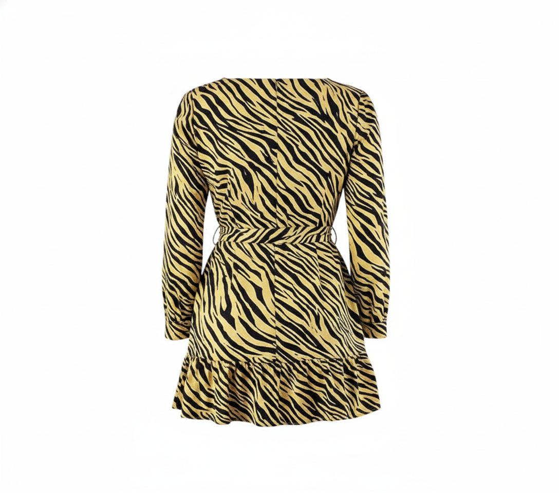 Vestido corto estampado con volumen en mangas que atrae todas las mirada