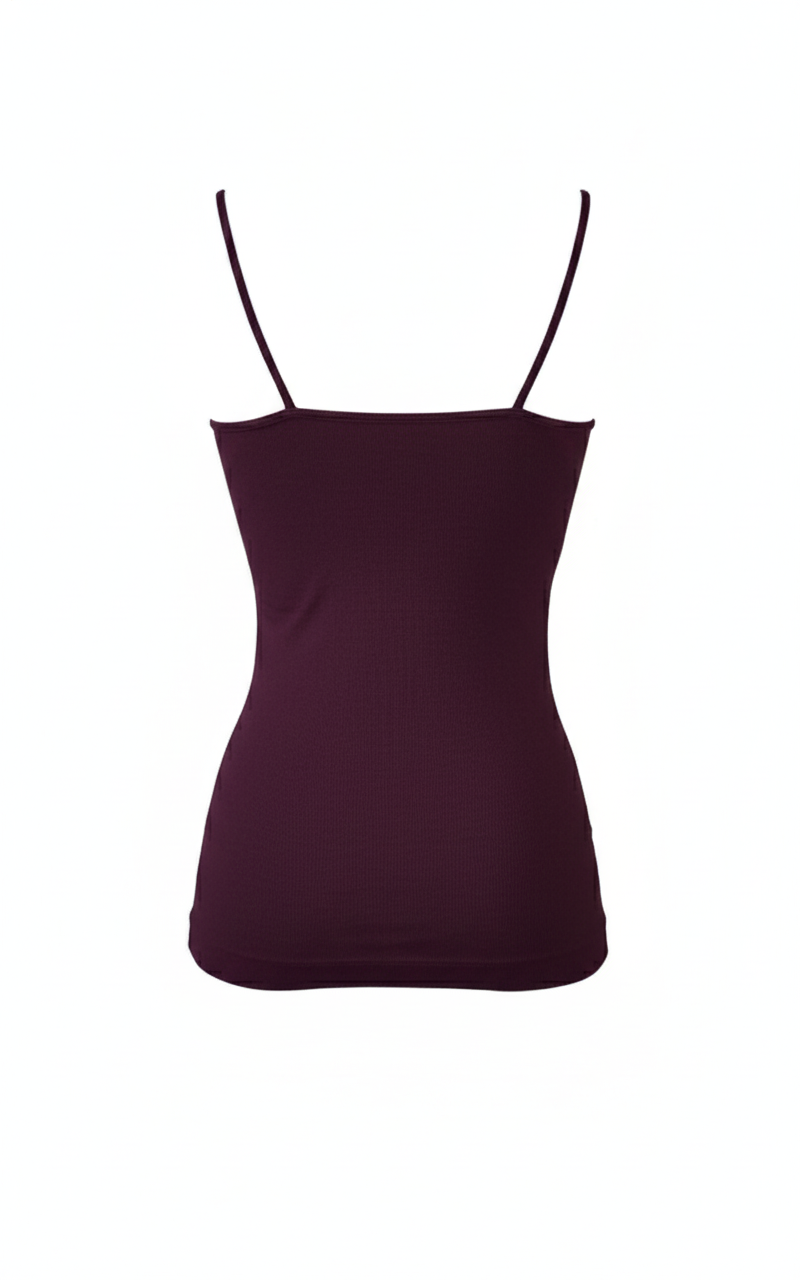 Blusa de tirantes que realza tu figura con frescura versátil