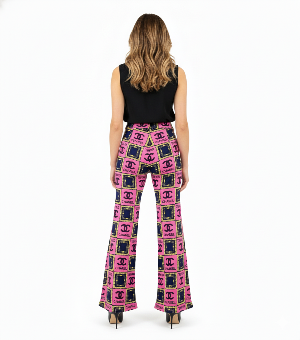 Pantalón acampanado con estampado audaz que alarga tus piernas con estilo