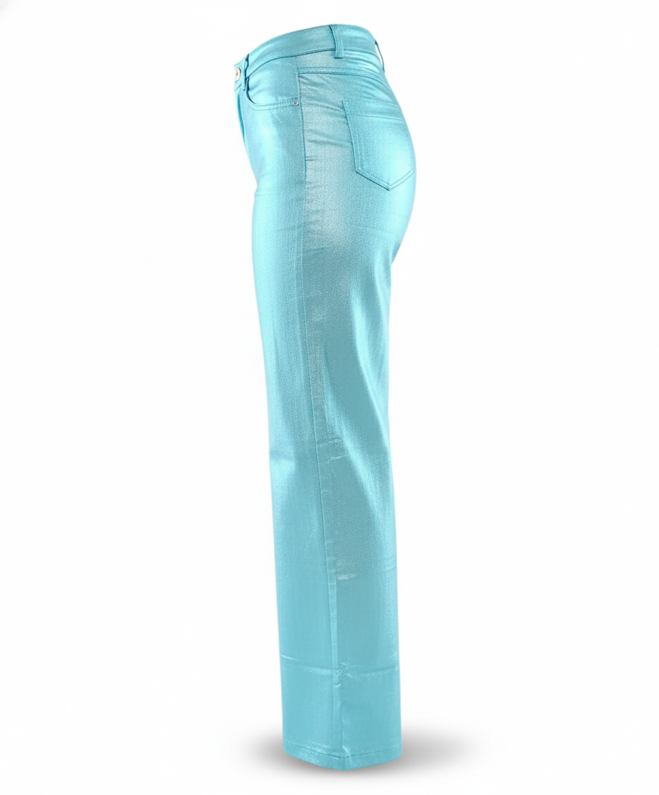 Pantalón recto satinado con brillo sutil y detalle de cadenita