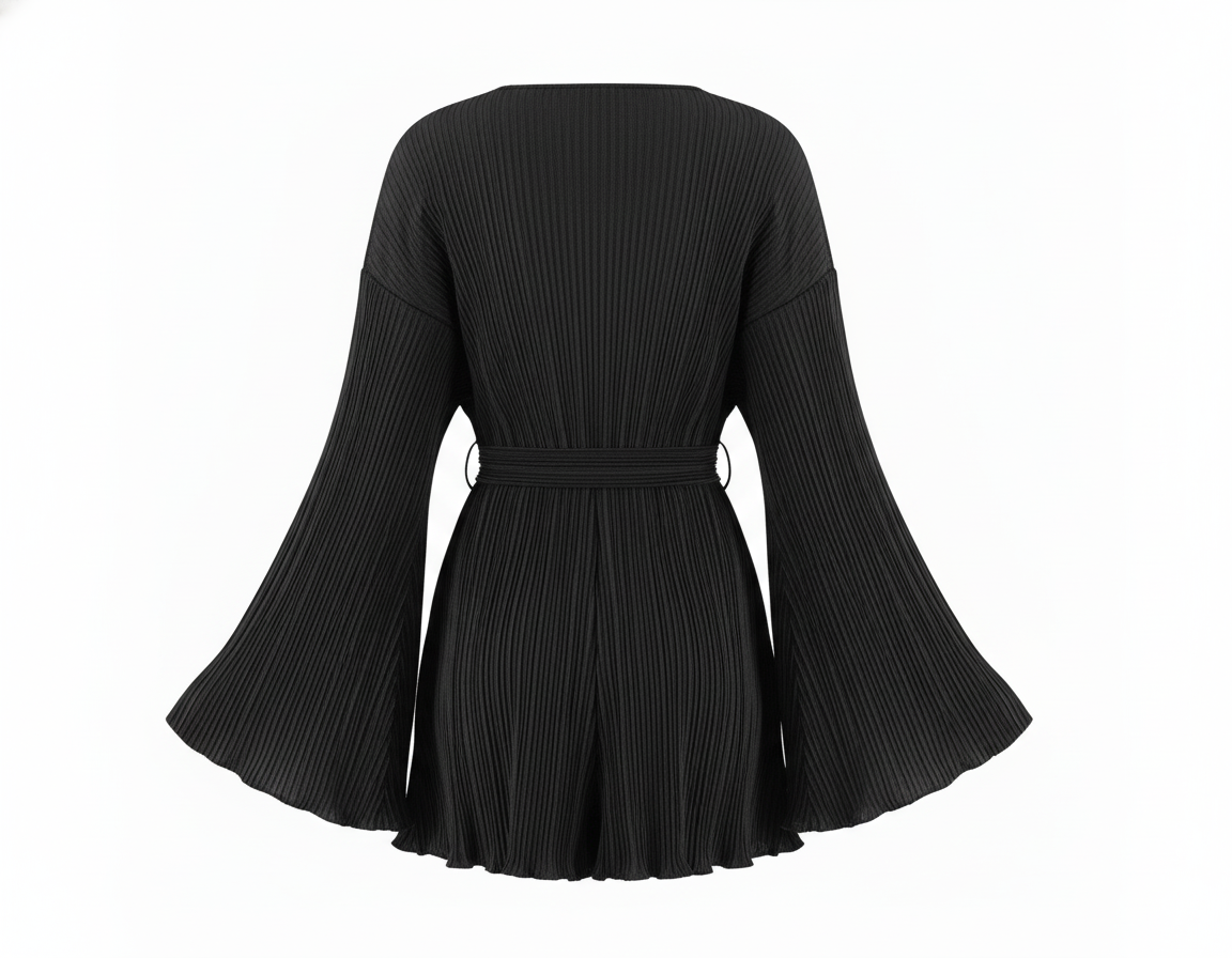 Vestido corto con caída fluida y cinturón que resalta tu silueta