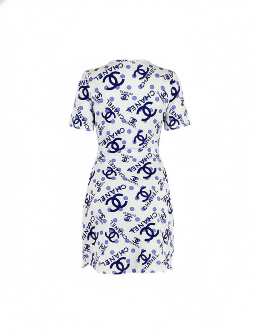 Vestido corto con moño que resalta tu lado chic y divertido