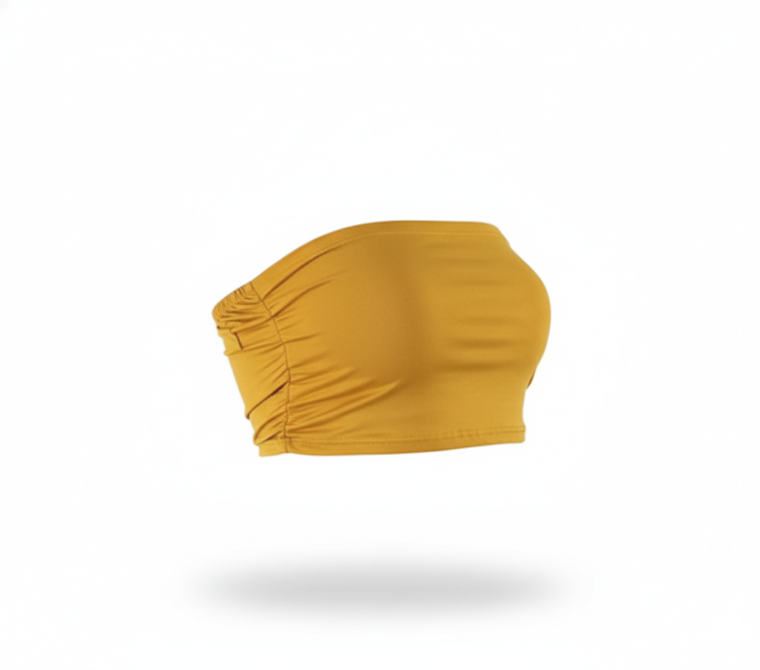 Crop top tipo tubo que resalta hombros con sensualidad minimalista