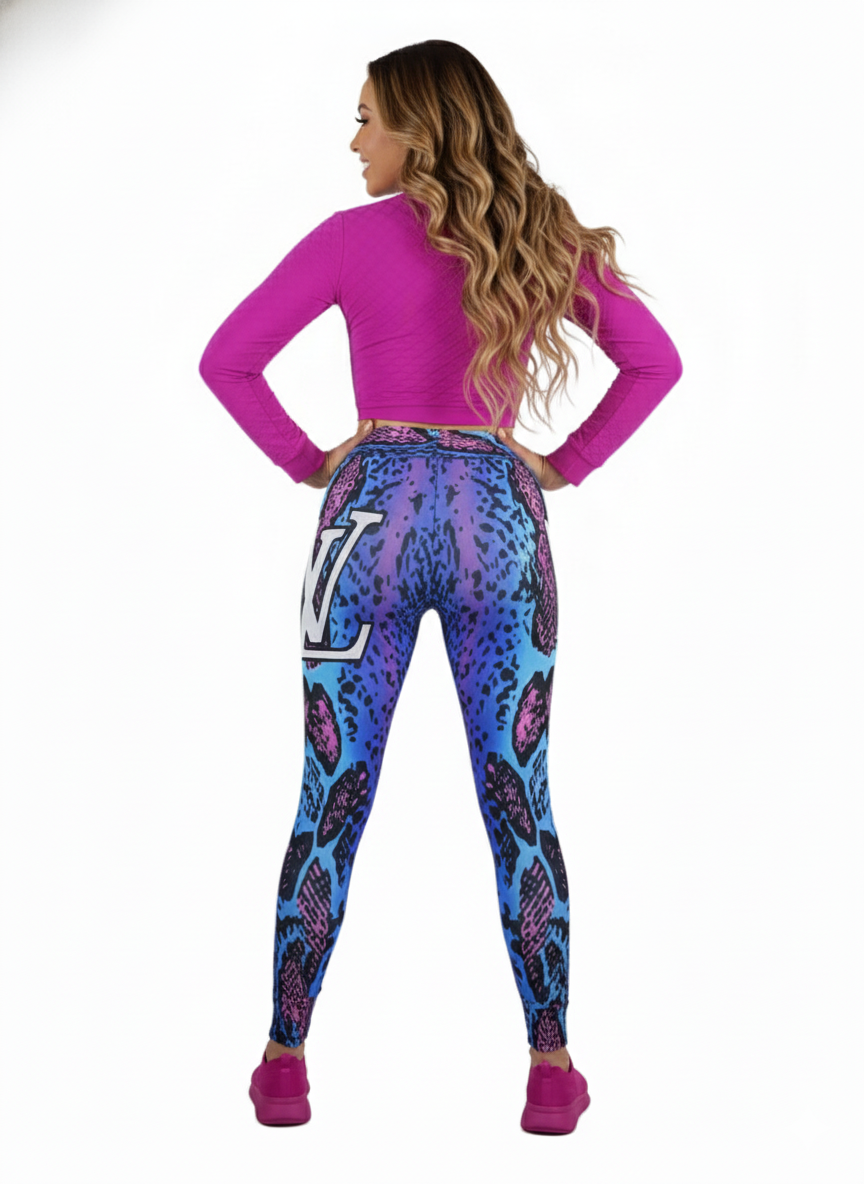 Conjunto deportivo Push Up con estampado víbora que moldea tu silueta con audacia