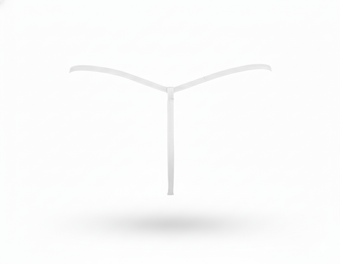 Micro tanga de hilo que eleva tu sensualidad con audacia felina