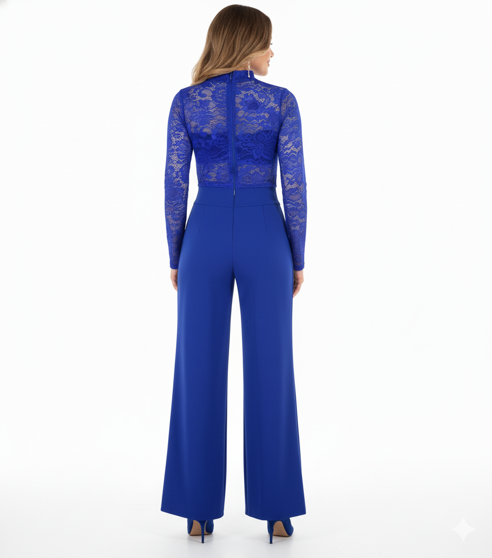 Conjunto pantalón y blusa de encaje que estiliza con delicadeza estructurada