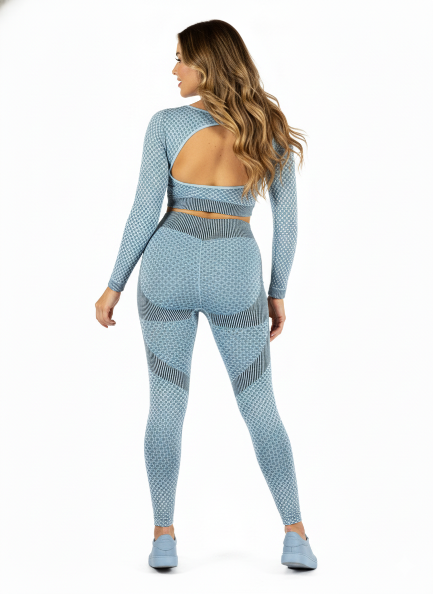 Conjunto deportivo con soporte estructurado y espalda descubierta que realza tu figura