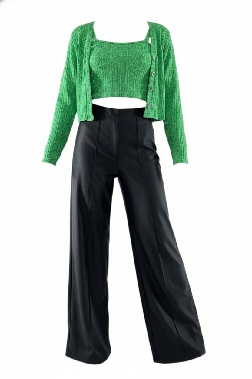 Conjunto acampanado de tres piezas con brillo sutil que estiliza tu silueta