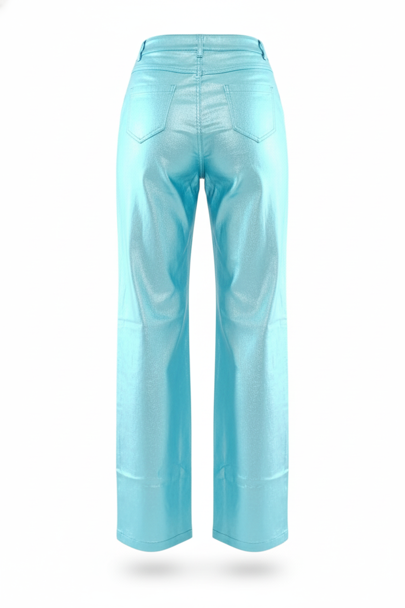 Pantalón recto satinado con brillo sutil y detalle de cadenita