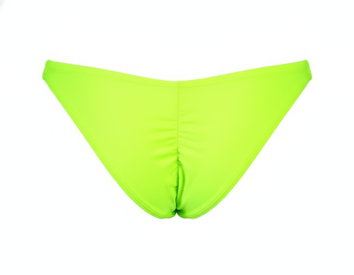 Tanga lisa tipo panty que realza tu figura con sensualidad sutil