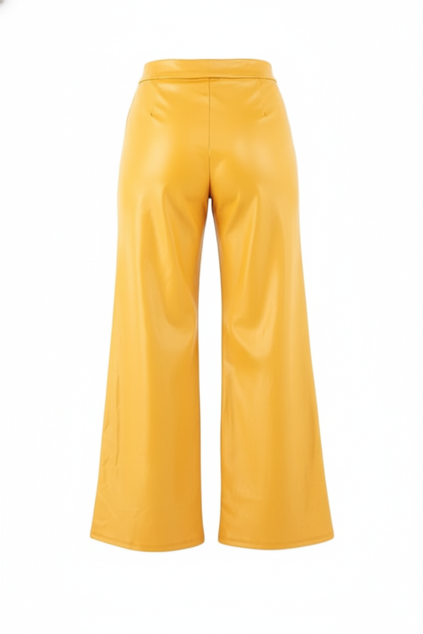 Pantalón acampanado con efecto vinilado que alarga tu silueta con estilo audaz