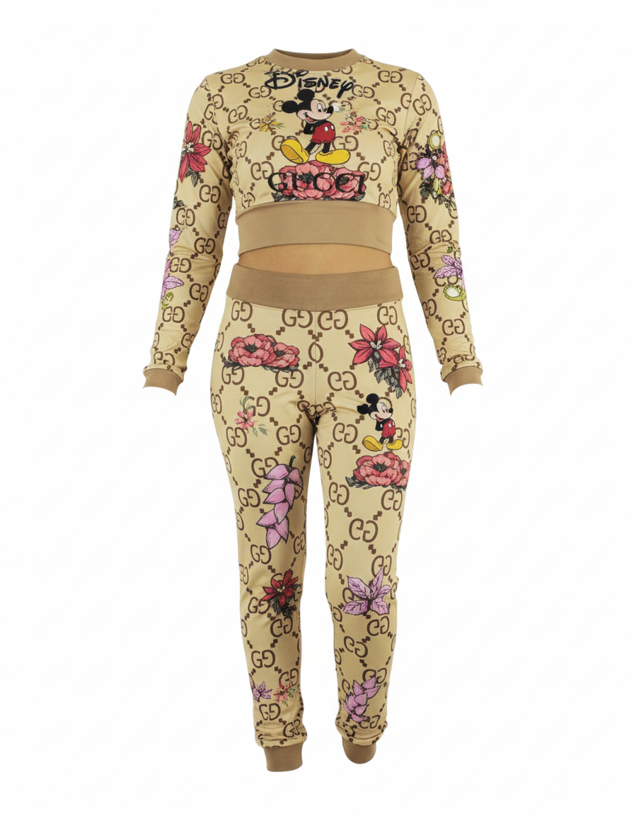 Conjunto estampado que define tu figura con actitud divertida